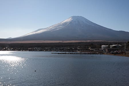 山中湖湖畔からの富士山