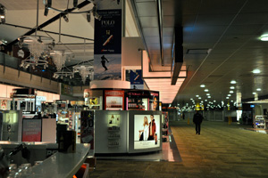 夜のチャンギ空港