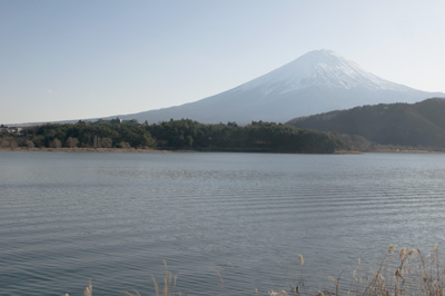 留守が岩西より望む富士山