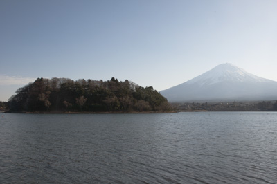 鵜ノ島と富士山