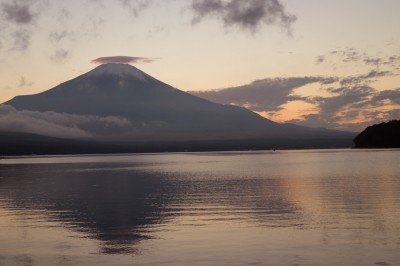 笠雲がかかった富士山