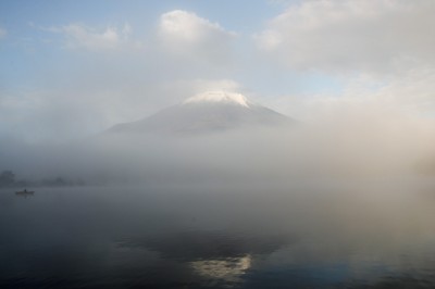 霧の中の富士山