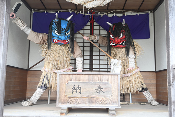 なまはげの館に祭られたなまはげ像