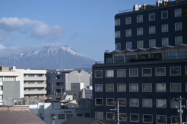 盛岡城本丸から望む岩手山