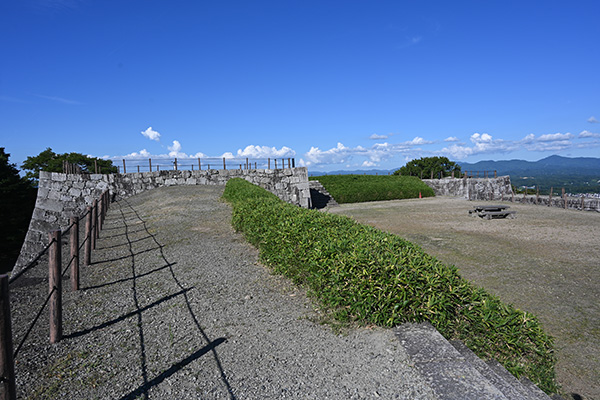二本松城本丸の天守台と東櫓台跡