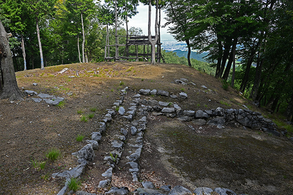 北の郭の虎口、大櫓跡、見晴台