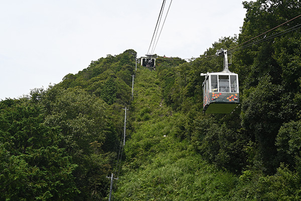 八幡山城西の丸から望む琵琶湖