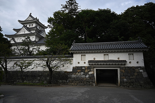 大垣城の天守と東門