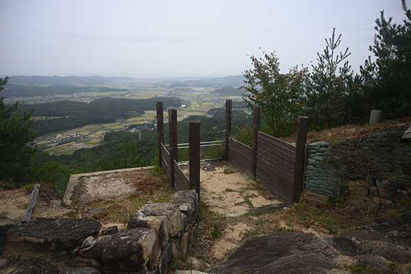 鬼ノ城東門跡