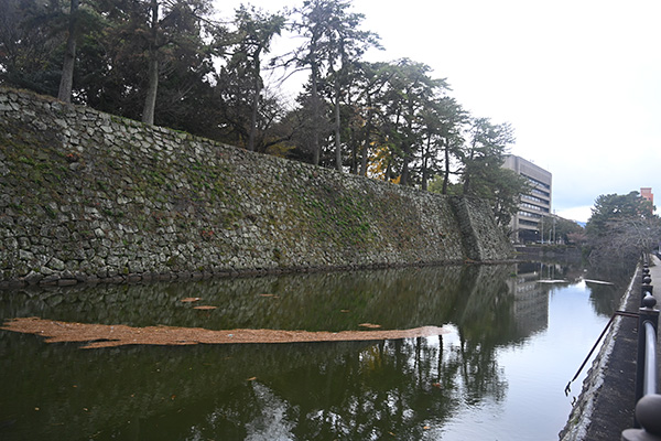 北多門櫓が建っていた津城の北側の堀