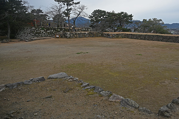 松阪城本丸上段と天守台