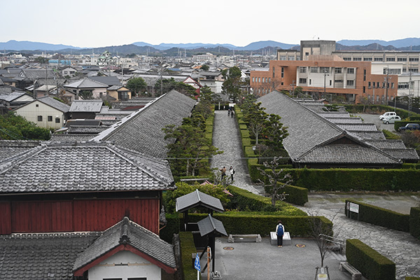 松阪城二の丸から俯瞰する御城番屋敷