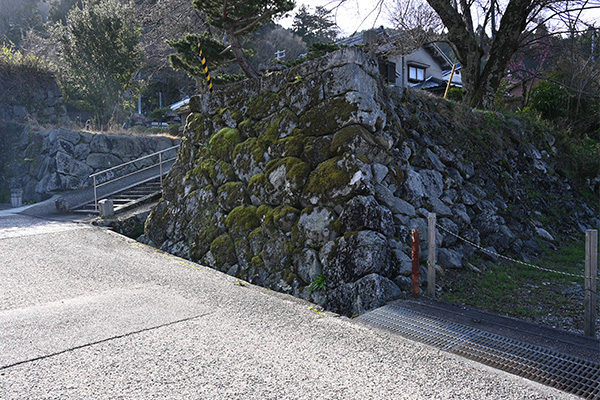 宇陀松山城春日門跡