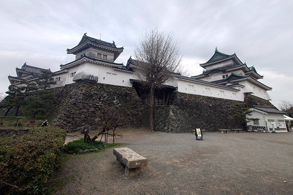 和歌山城本丸広場と天守