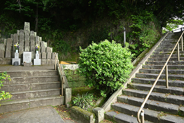 薩摩義士碑