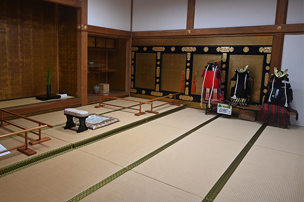 鶴松館内部