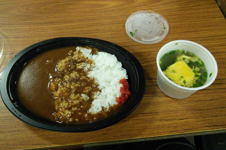 カレーの夕食