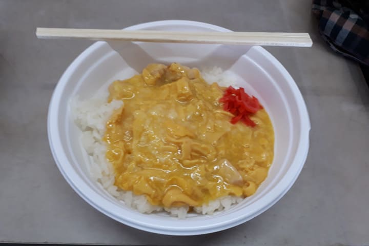 昼食の親子丼