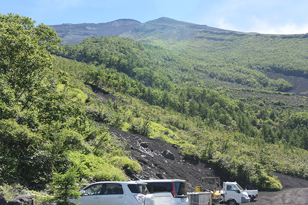 5合目で、最後に富士山を振り返る