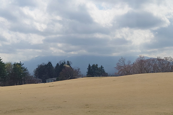 雲に覆われた富士山