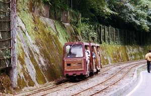 トロッコ列車