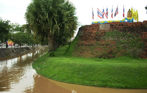 チェンマイの城壁と堀