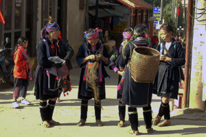 モン族の女性たち