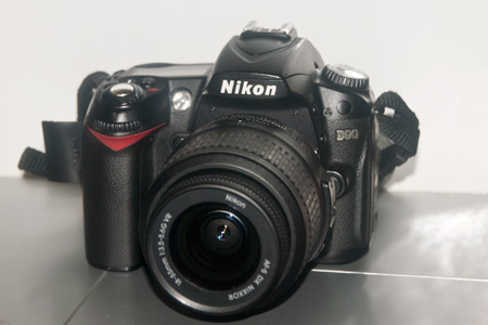 NIKON D90