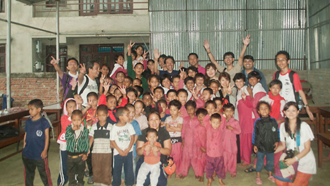 ネパールの孤児院Happy Homeにて