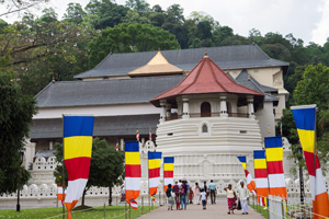 ダラダー・マーリガーワ寺院（仏歯寺）