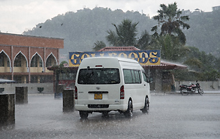 突然の大雨