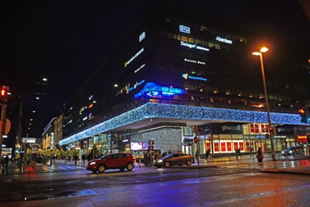 ヘルシンキ中央駅の繁華街