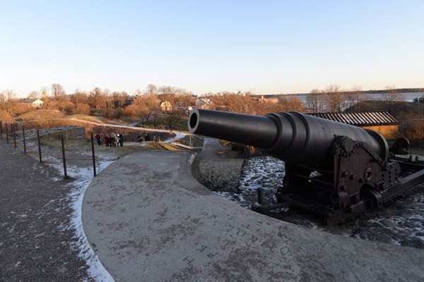 スオメリンナ要塞の上の砲台
