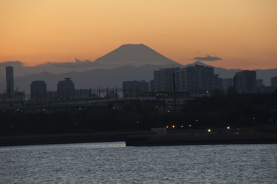 東京から見た夕富士