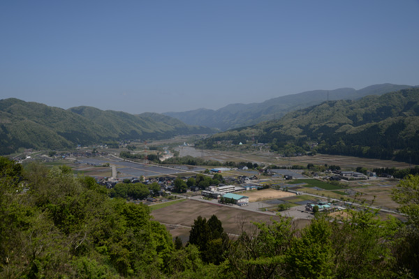 鳥越城から望む景色