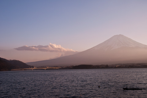 河口湖の夕富士