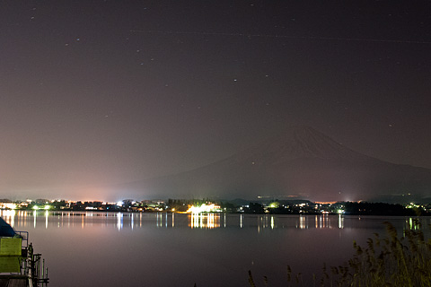 夜の富士山