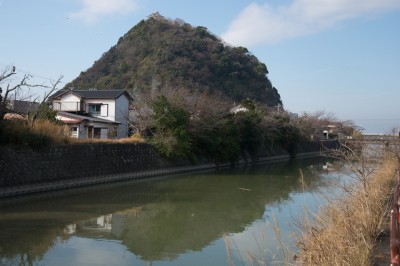 勝山城があった八幡山