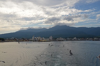 佐渡ヶ島を離れる