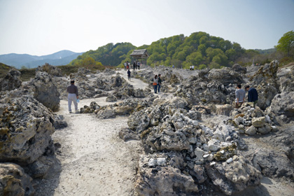 恐山の岩場